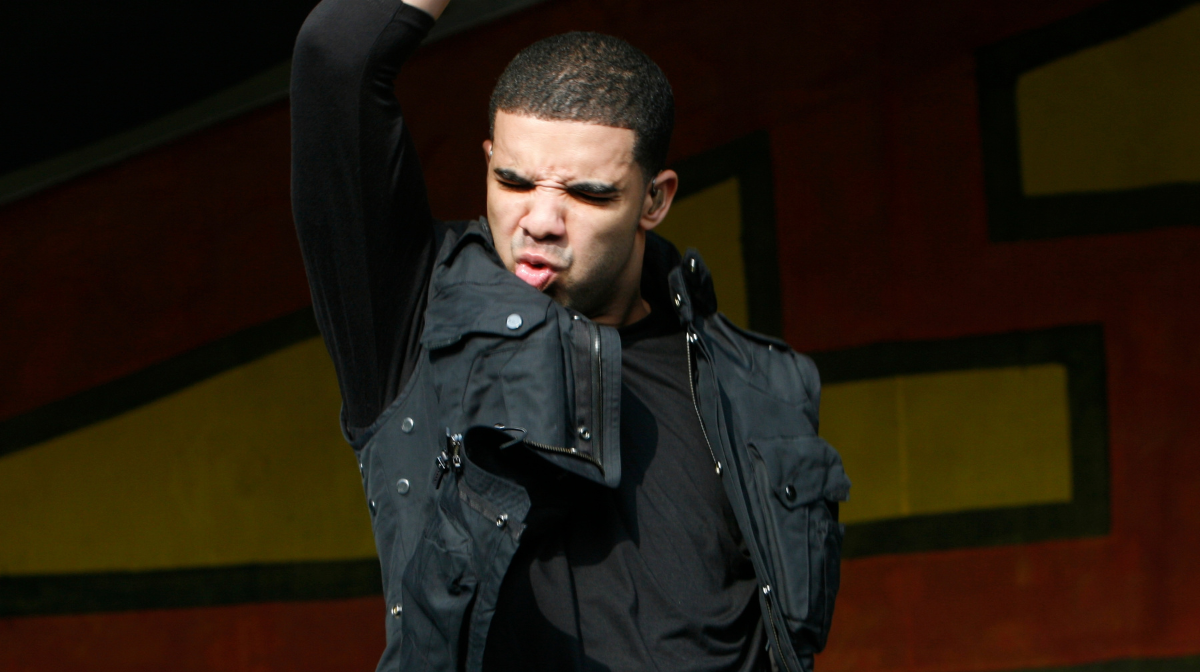 Drake’s Drama Down Under: A Marketing Stunt, Super Bowl Diss, and the Hunt for Online Casino Dominance